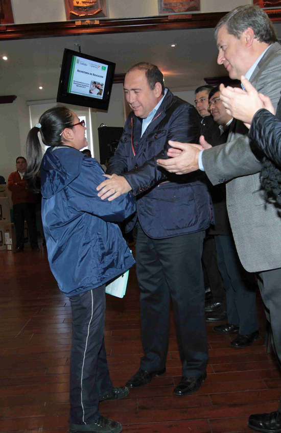   RECONOCE GOBERNADOR A ALUMNOS Y ESCUELAS ALTO DESEMPEÑO ACADÉMICO EN LA PRUEBA ENLACE 2013