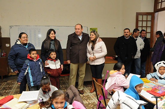 Supervisa gobernador restauración Escuela Primaria Coahuila
