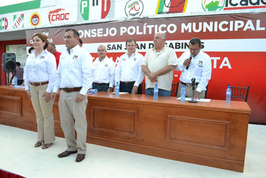 Acude primer priista de San Juan de Sabinas a la toma de protesta de la nueva dirigencia del PRI 