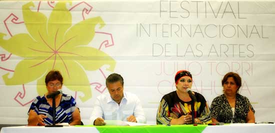 Asiste Lenin Pérez a presentación del programa del Festival Cultural “Julio Torri Coahuila 2014” 