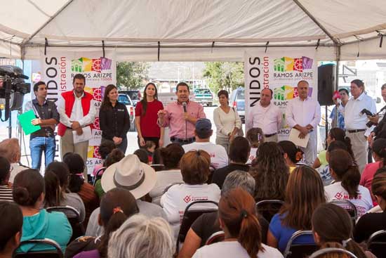 Con centro comunitario Ricardo Aguirre cumple compromisos 