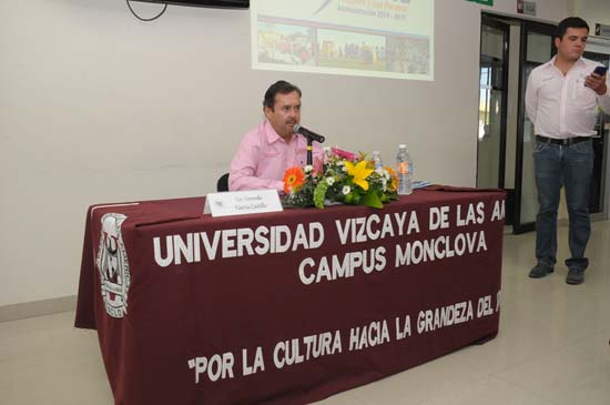 Dirige el Alcalde conferencia a alumnos de la Universidad Vizcaya con el tema el manejo de recursos 