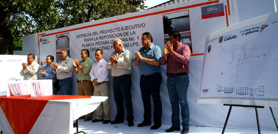 Preside alcalde Lenin Pérez entrega del proyecto ejecutivo de nueva Planta Potabilizadora 