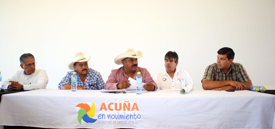Sesiona "Consejo de Desarrollo Rural Sustentable" en Acuña 