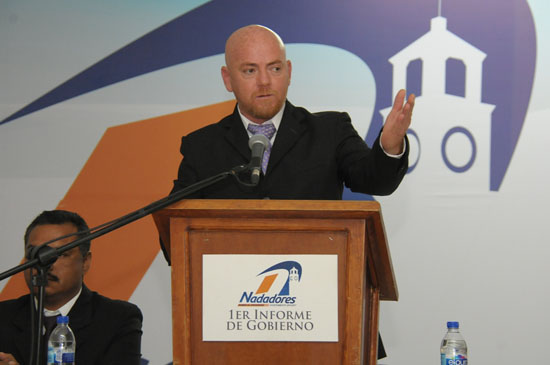 Asiste Alcalde de Monclova Licenciado Gerardo García Castillo al Primer Informe de Ismael Aguirre en Nadadores 