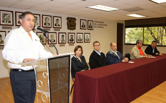 Entrega de recursos de la colecta escolar para la delegación Coahuila de la Cruz Roja Mexicana 2014 