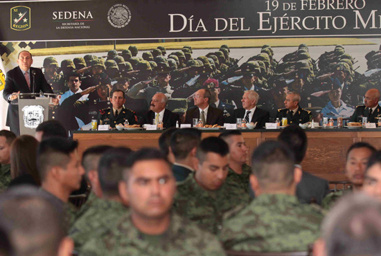 Celebra gobierno de Coahuila al Ejército Mexicano en su día 