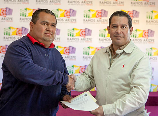 Nombra Ricardo Aguirre nuevo capitán de bomberos en Ramos Arizpe