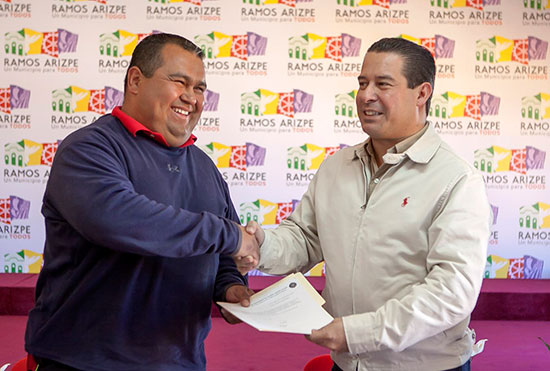 Nombra Ricardo Aguirre nuevo capitán de bomberos en Ramos Arizpe