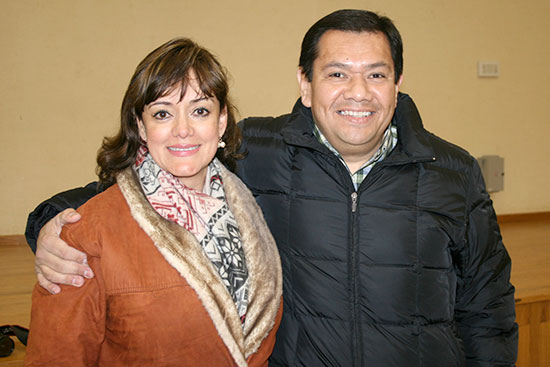 María Antonieta García, Jefa del Departamento de Promoción de la Salud en Coahuila, y el titular de la Jurisdicción 02, Guillermo Herrera Téllez.