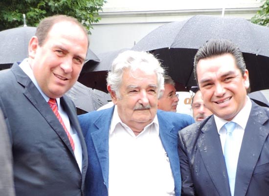 Se reúne Rubén Moreira con el presidente José Mujica 