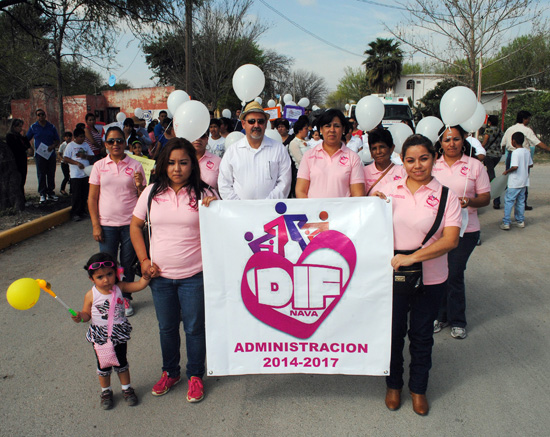 Celebran Día de la Familia en Nava con Marcha y Rally 
