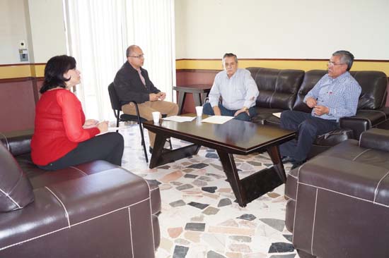 El alcalde César Gutiérrez refrenda apoyo a favor del asilo de ancianos 