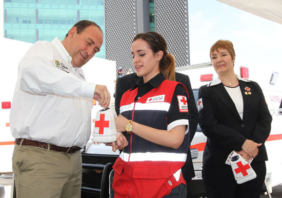 Encabeza Rubén Moreira colecta para la Cruz Roja 