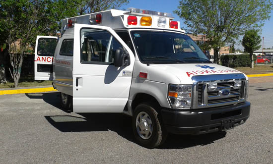 Entrega gobierno estatal ambulancia para Sección 38 del SNTE 