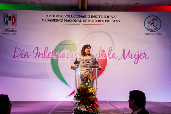 Pie de foto     México está listo para ser gobernado por mujeres, aseguró la secretaria General del CEN del PRI, Ivonne Ortega Pacheco 