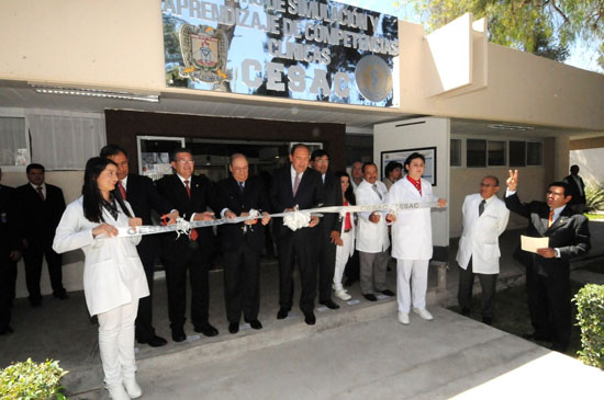 Inaugura gobernador el Centro de Investigación y Aprendizaje de la Facultad de Medicina 