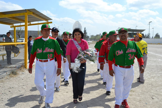 Inauguran liga de softbol de veteranos “Armando Pilón Cortez” 