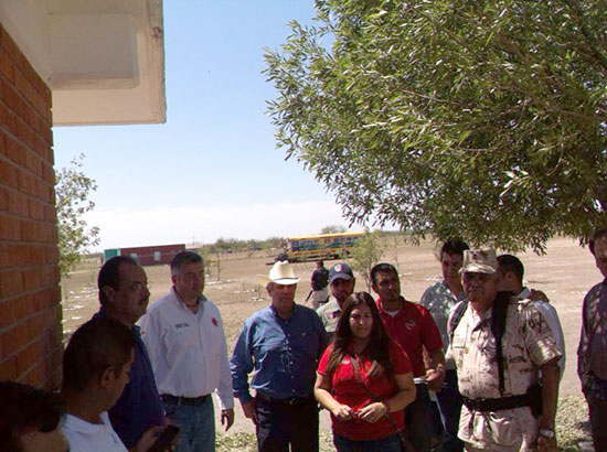 Brinda gobierno de Coahuila auxilio a habitantes de Jimenez afectados por granizada