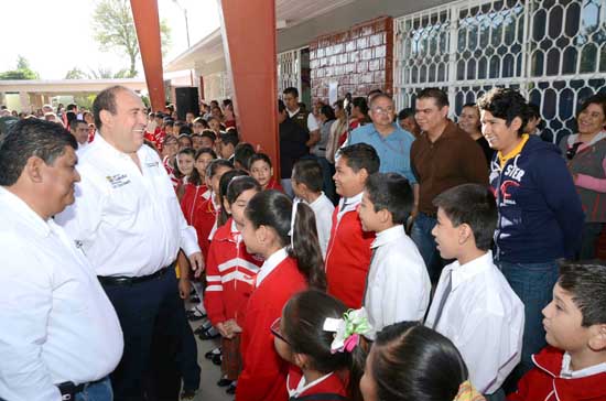 El gobierno de Coahuila reitera su compromiso con la educación 