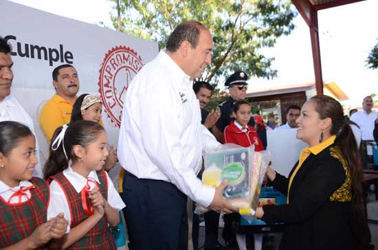 El gobierno de Coahuila reitera su compromiso con la educación 