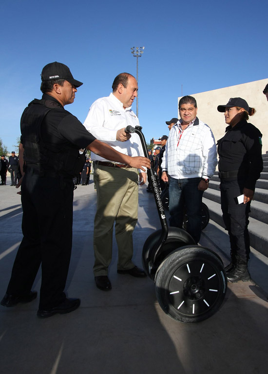 El gobierno de Rubén Moreira respalda equipamiento de Seguridad Pública de Torreón 