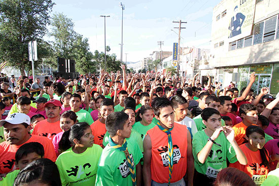 Más de 6 mil coahuilenses toman las calles de Torreón con la carrera ‘Actívate Coahuila Infantil’