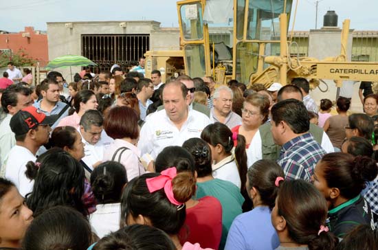 Más y mejores carreteras para Coahuila, inicia gobernador obras 