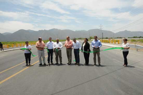 Moderniza gobierno estatal eje carretero Monclova-San Pedro 