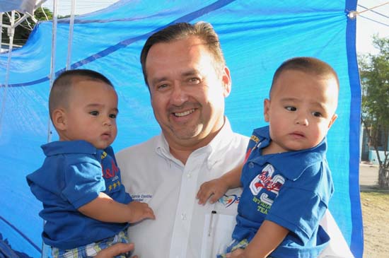 Participa alcalde en festejo a niños de la Colonia Praderas del Sur 