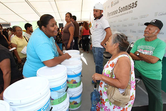 “Pintando Sonrisas” mejorará las fachada de cinco mil viviendas en Coahuila