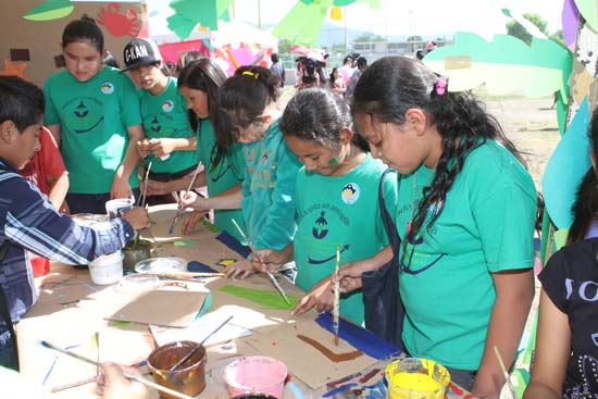 UA de C festeja con Kermes el  "Día del niño" para los hijos de sus trabajadores 