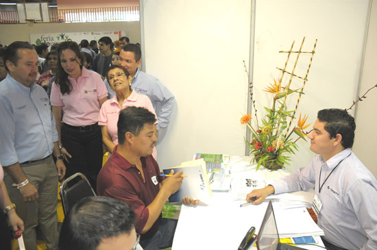 Visita Alcalde Licenciado Gerardo García la feria del empleo 