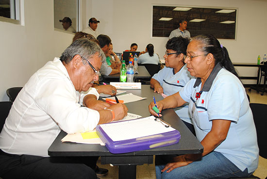 Atiende municipio a trabajadores de la industria maquiladora con “Presidencia en tu Empresa”