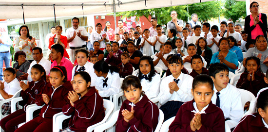 Inicia el alcalde Evaristo Lenin Pérez programa: “Desayunos Calientes” en escuelas 