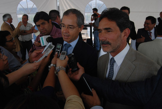   Integran SAGARPA y FIRA apoyos y recursos a favor del sector pecuario