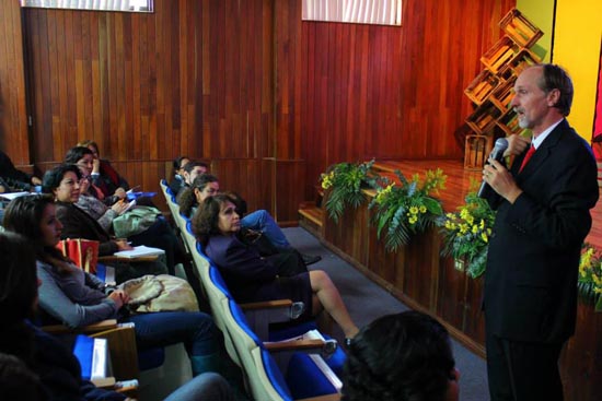 La Facultad de Ciencias de la Comunicación invita a su Semana Cultural 2014 "Comunicación con Valor" 