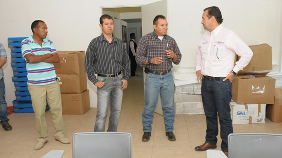Recorre el Alcalde instalaciones del INEDEC y la Alberca Municipal 