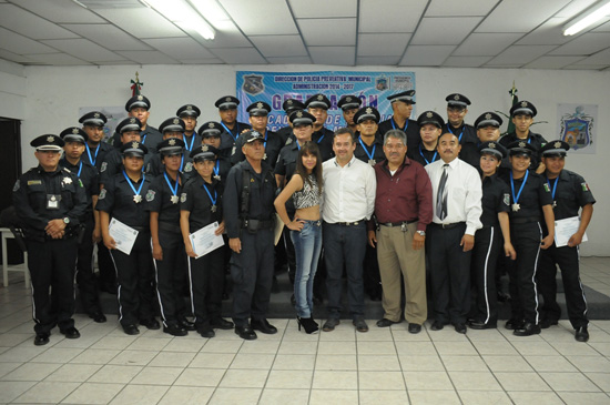 Se gradúa la XVII Generación de la Academia de Policía 