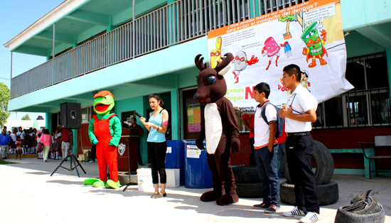 Continúa campaña preventiva contra “el dengue” en escuela “Francisco I Madero” 