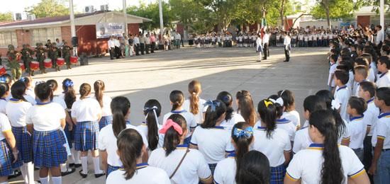 Desarrollan lunes cívico en la Escuela Chamizal 