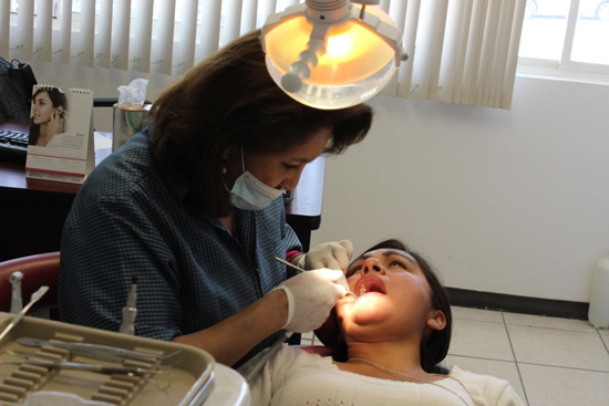 Ofrece Municipio consultas dentales a bajo costo 