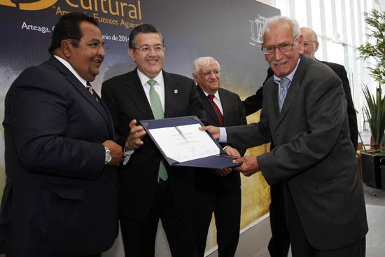 Reconoce UA de C a ganadores del Premio de Periodismo Cultural "Armando Fuentes Aguirre" 