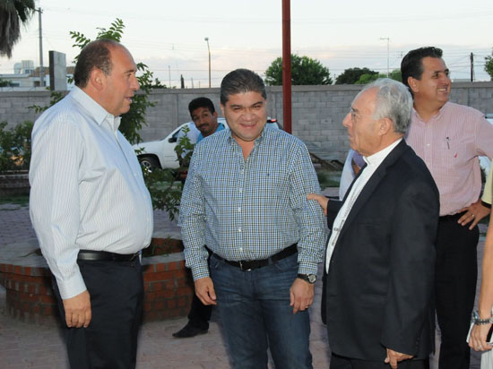 Se reúne gobernador con obispo de Torreón 