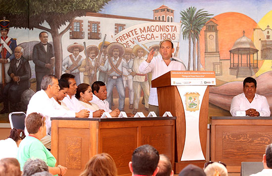 Encabeza el gobernador Rubén Moreira Sesión Solemne de Cabildo por el 283 aniversario de  la fundación de Viesca