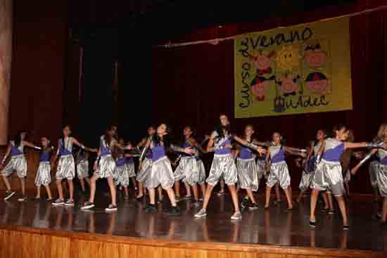 Presentan Taller de Baile niñas y niños del Curso de Verano UA de C 2014 