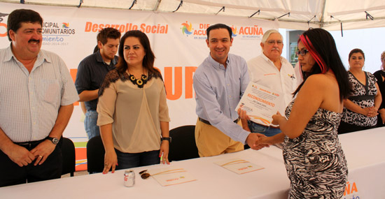 Clausura Emilio de Hoyos Montemayor con éxito “fin de cursos” en centros comunitarios 
