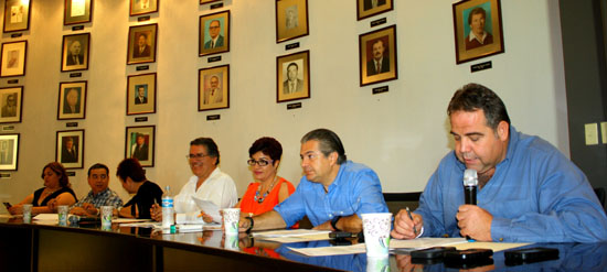 Preside el alcalde Evaristo Lenin Pérez sesión extraordinaria de cabildo 