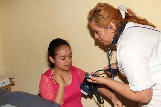 Se aplica examen médico para alumnos de nuevo ingreso a la UA de C 