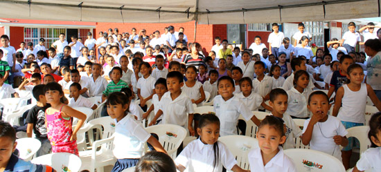 Continúa campaña preventiva contra “el dengue” en escuela primaria “Enrique Campos Aragón” 